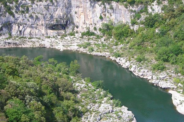 camping en bord de rivière ardèche